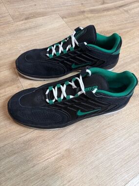Nike SB Vertebrae Men's Shoes Black/Summit size 9.5